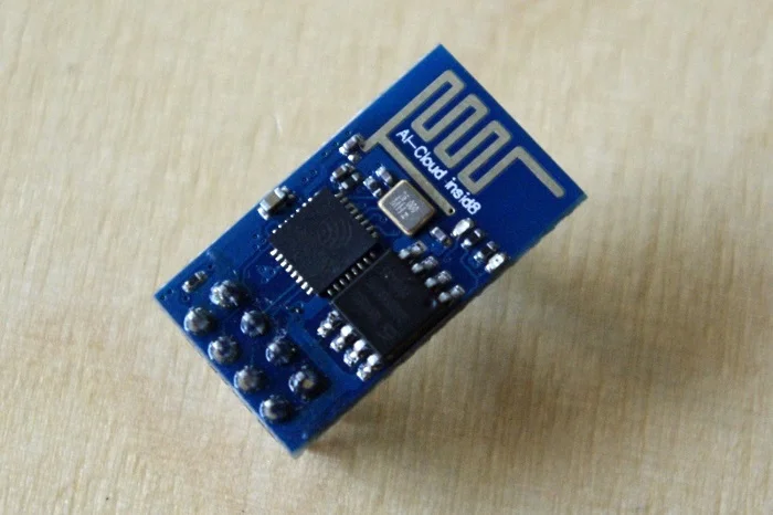 Top side of the E-01 module hosting an ESP8266 MCU.