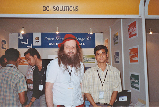 Linux Kernel maintainer Alan Cox and Ashtosh Narayan at FOSS.IN in 2005