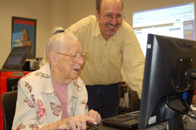 Phil Shapiro shows Dottie Brown, 97, how to play TetraVex