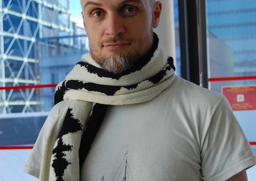 Artist Mar Canet sporting his NeuroKnitting swag