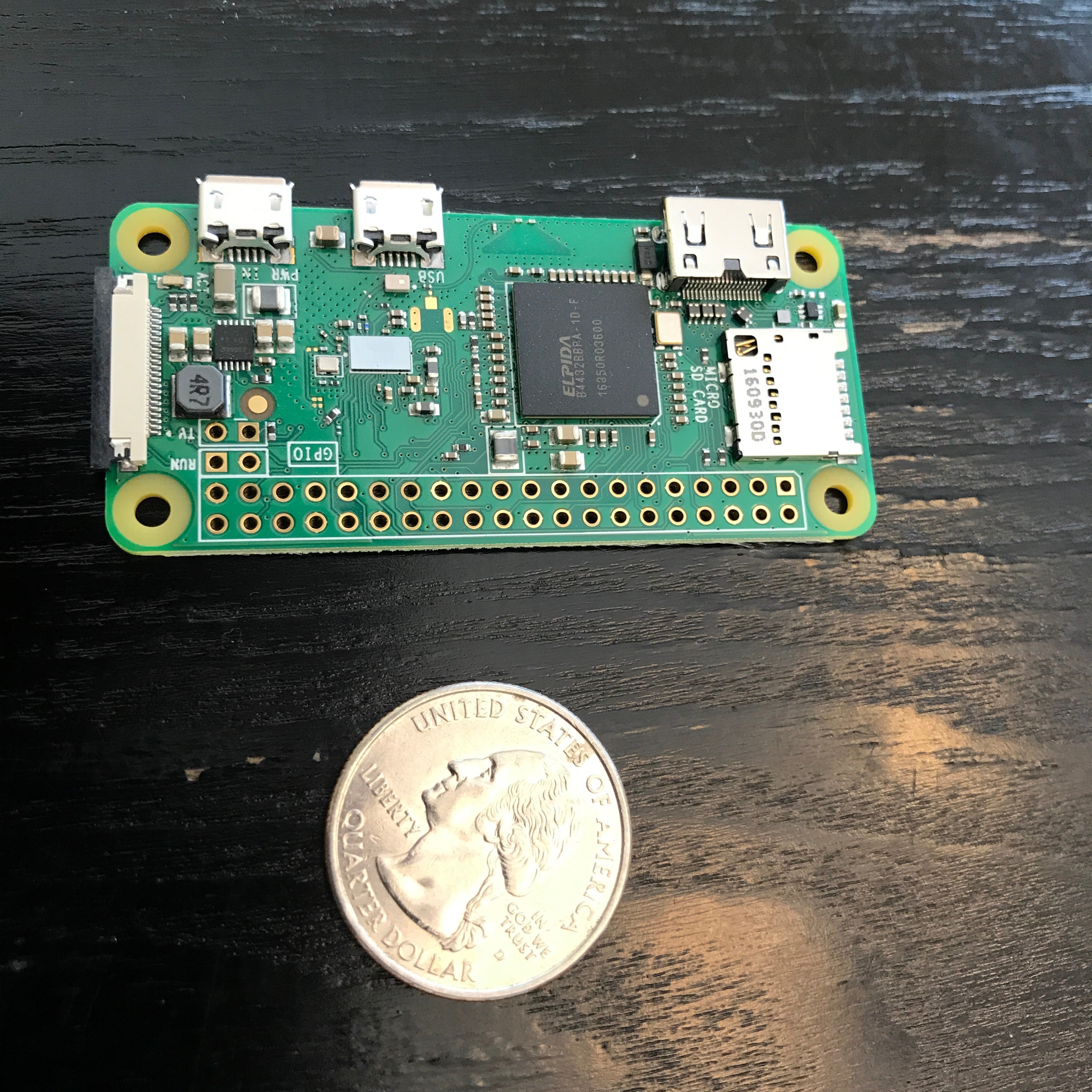 Raspberry Pi Zero&#039;s size compared to a quarter