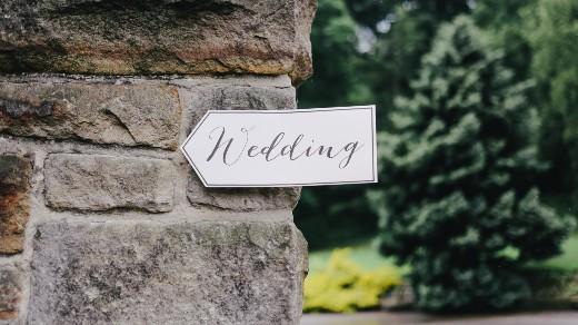 Outdoor wedding sign