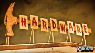 A sign that says hardware.