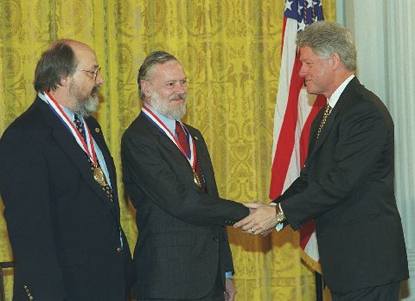 Ritchie and Thompson receiving the National Medal of Technology from President Clinton, 1998