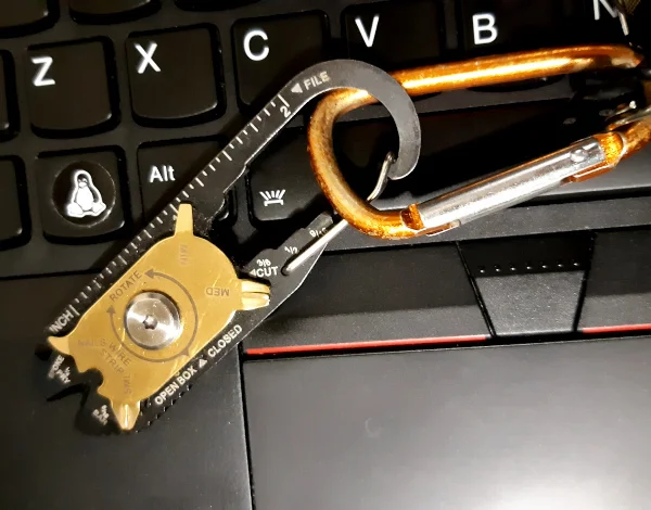 Multi-tool carabiner