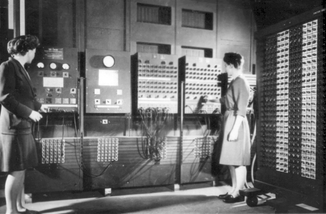 Programmers operate the ENIAC computer